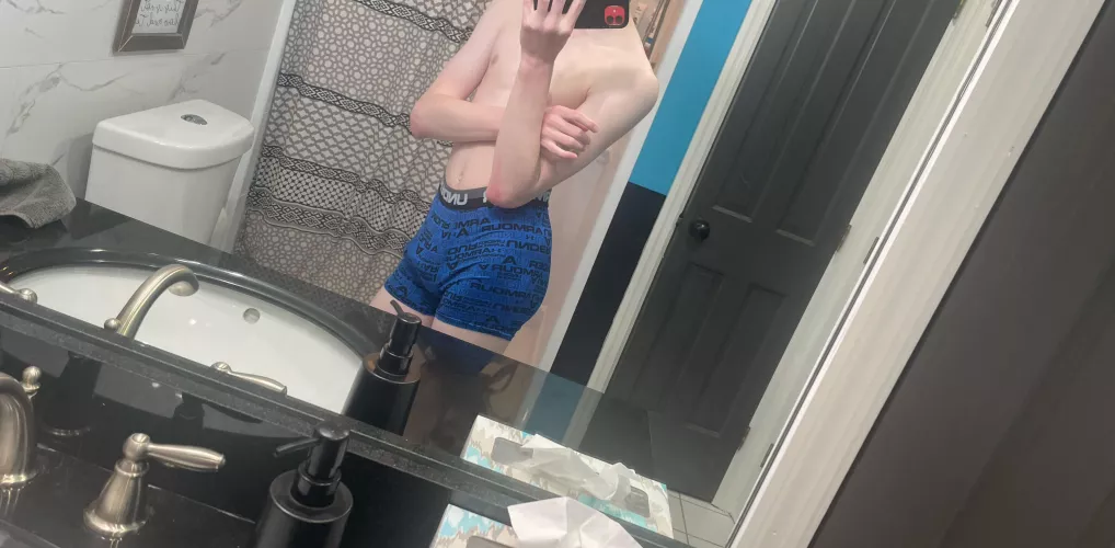 hehe hiii guys🙈 by Basic_Iron8210