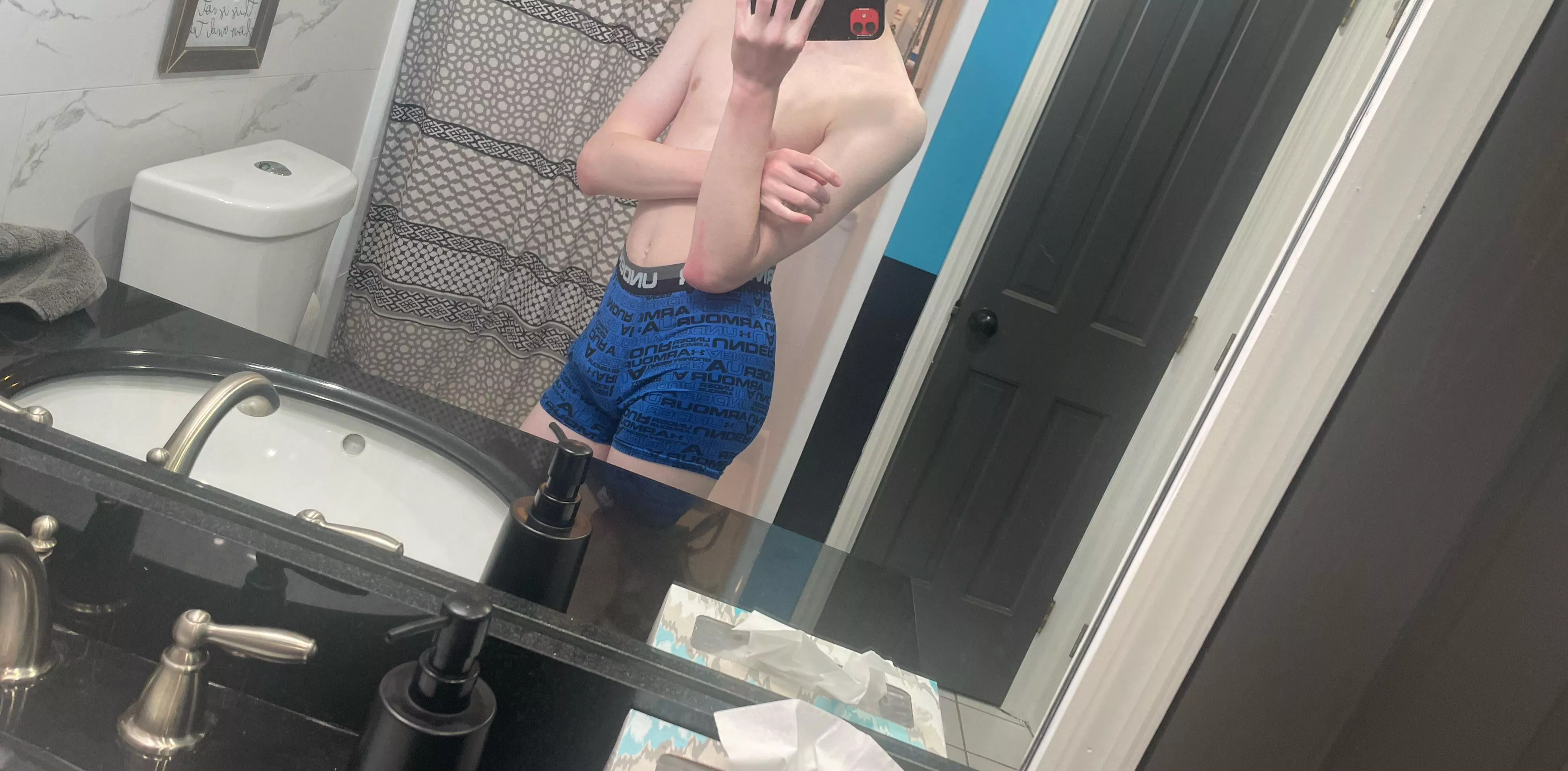 hehe hiii guys🙈 posted by Basic_Iron8210