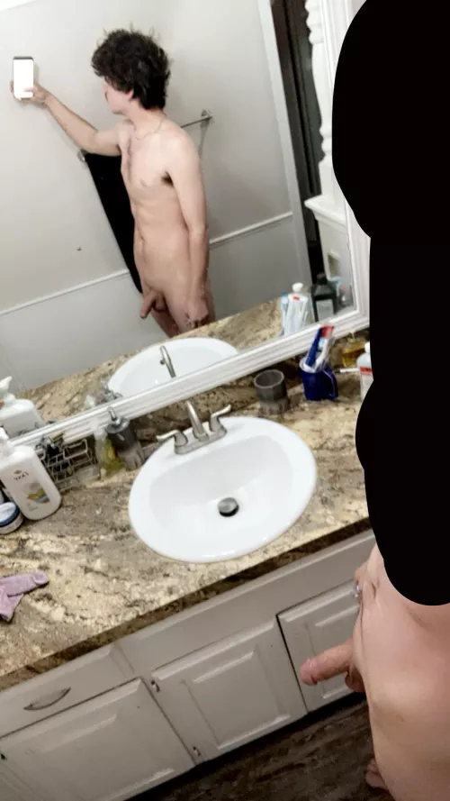 Hi🏳️‍🌈 (21) by Intelligent_Mobile24