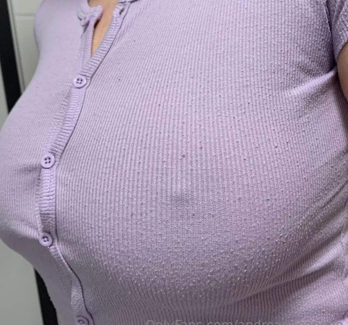 Hiii 💜 posted by Andreaoneonone