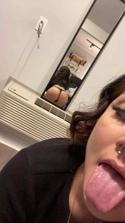 I could use some assistance ❤️☺️ by wifeyowned