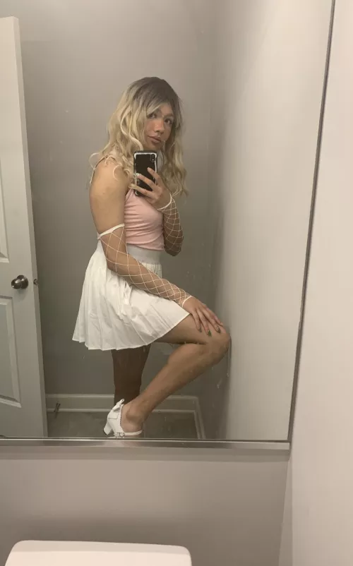 I was a little skeptical at first, but I’m actually having so much fun with blond! by Lady_Liliana_