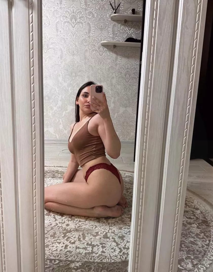 look me in the eye, tell me what your first thought is! Perfect wife for u daddy posted by mmngaj