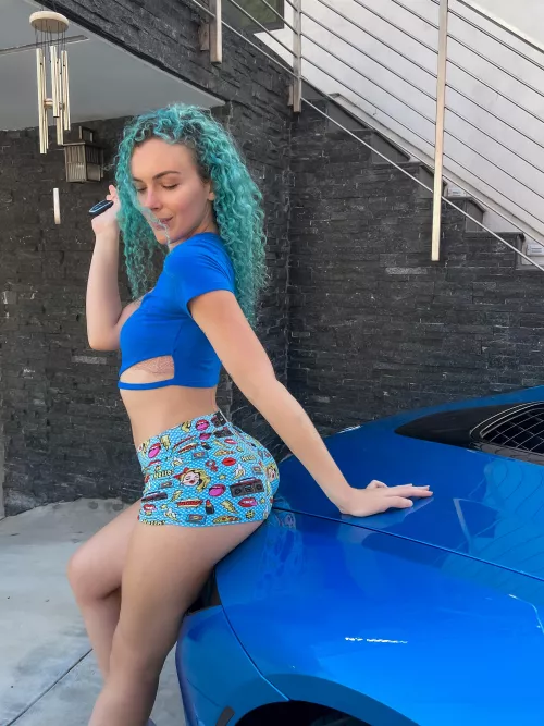 Looking for a ma's face to sit on
 by BobcatEnough9378