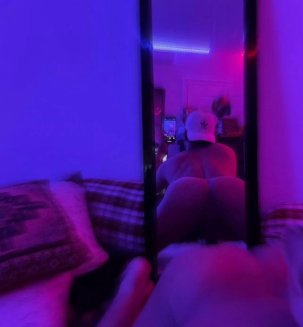 Love mirror selfies  posted by MaloneStoner