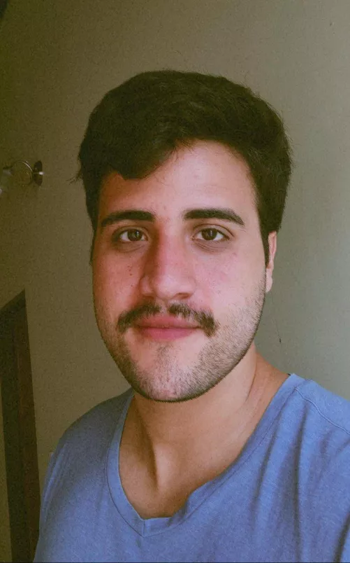 my face when I just woke up by Walter_1999_