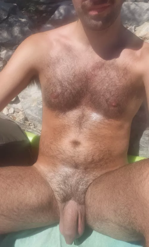 Need attention by Goopoofroo