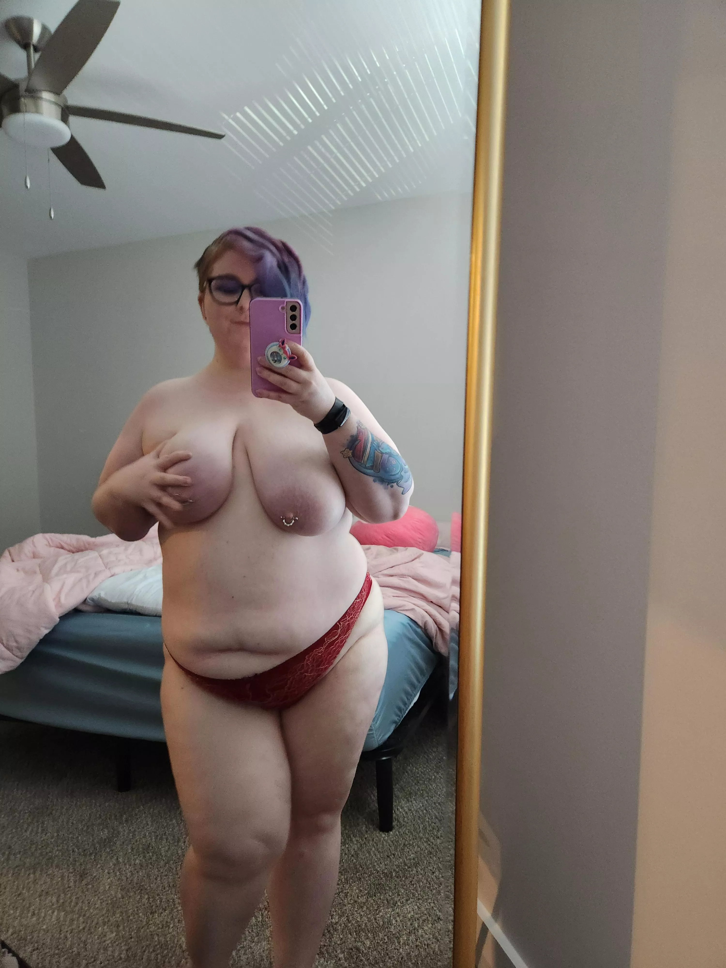 Play with my curves  posted by Angel2016Curves