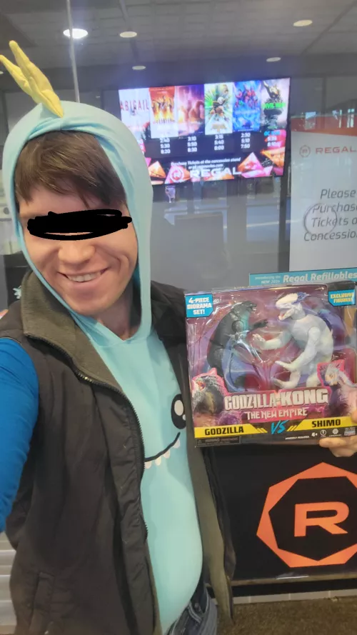 Smol Boy going to see GodZilla X Kong movie 😁😊💙💙💙💙. Feeling Small👶🏻🍼💙💕💙💕💙😊 by LittleBlueyRanger