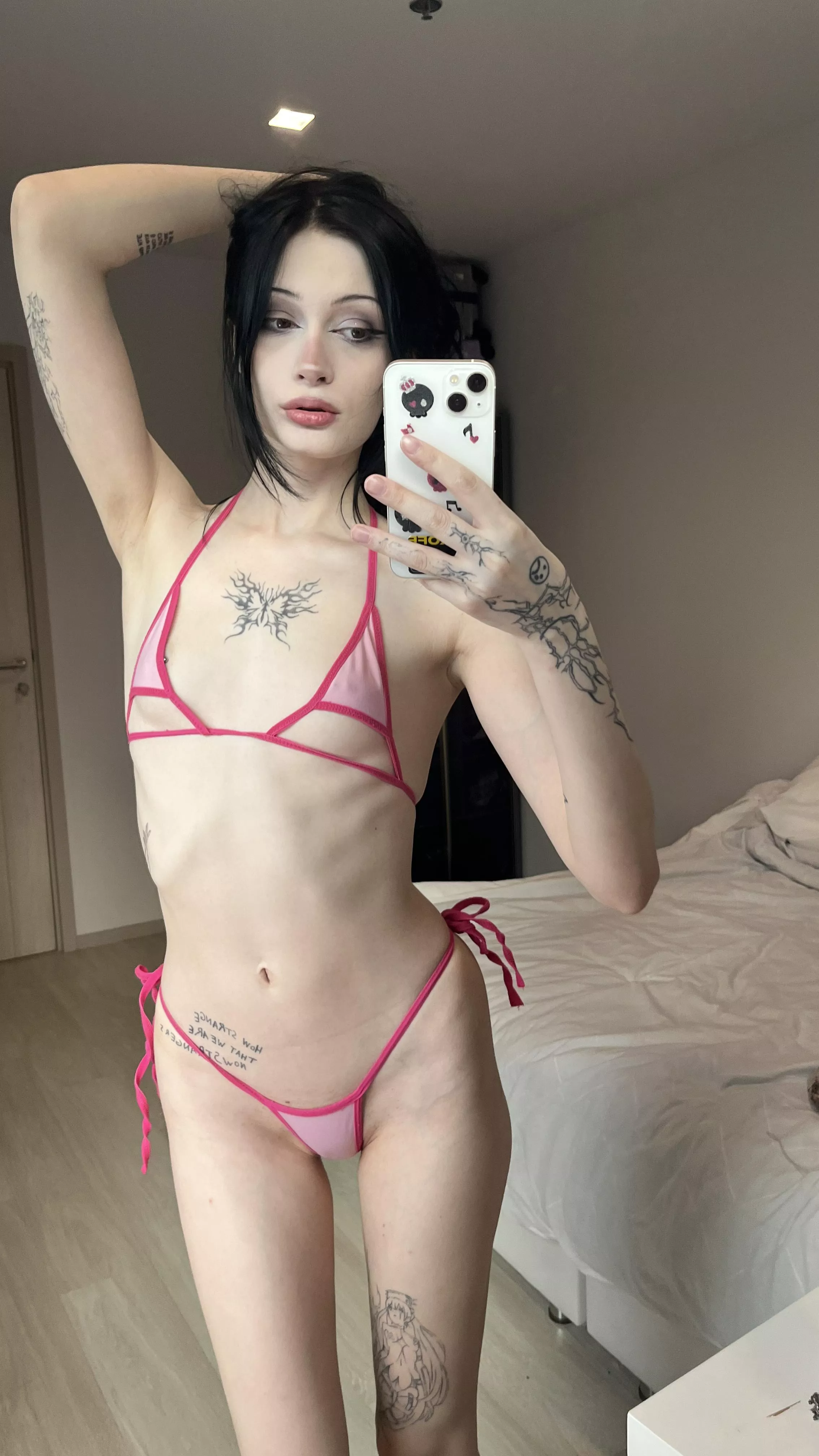 Such a tiny bikini! posted by kaiko_riko