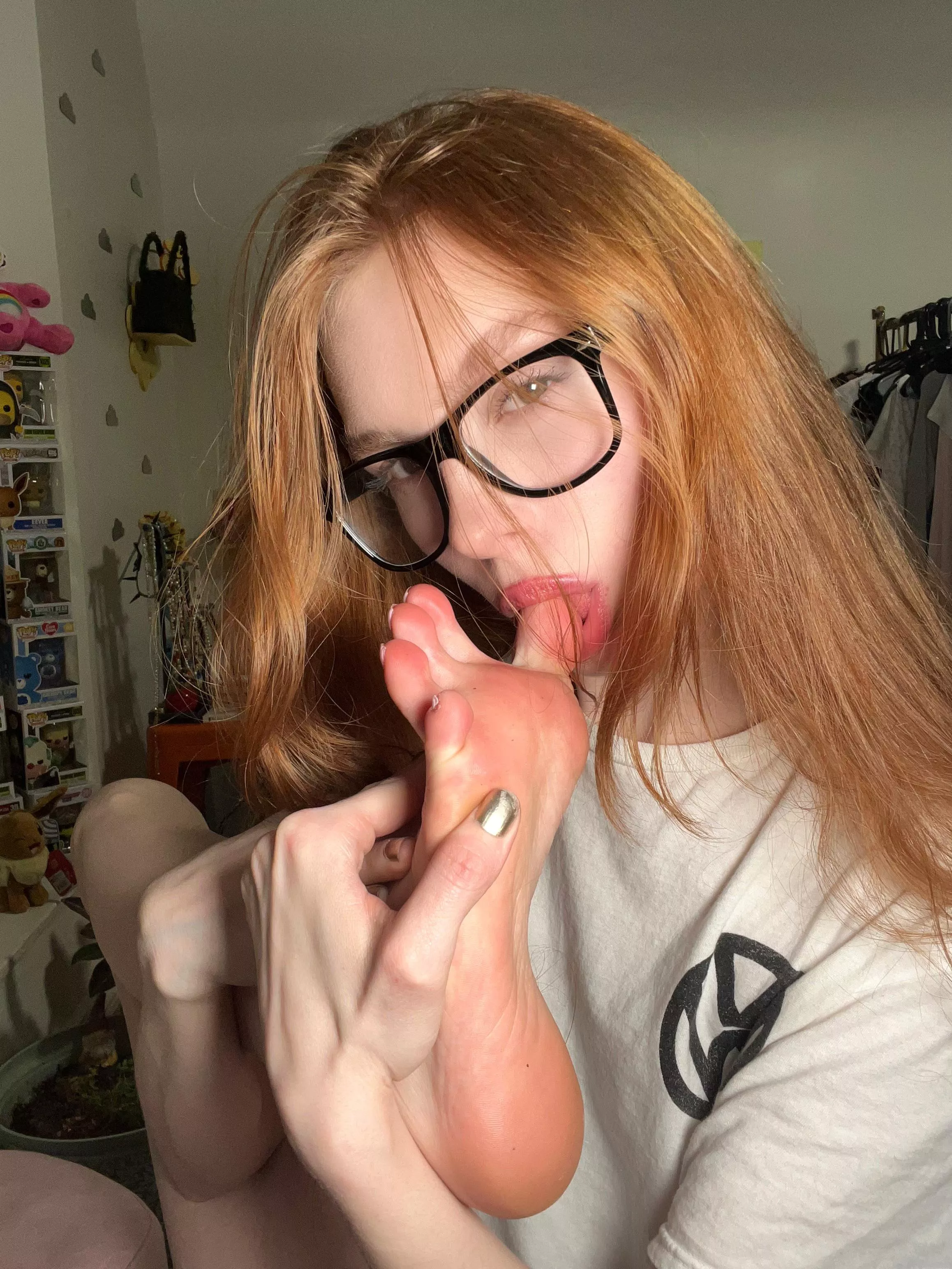 Sucking my toes before bed  posted by Faairyfeet