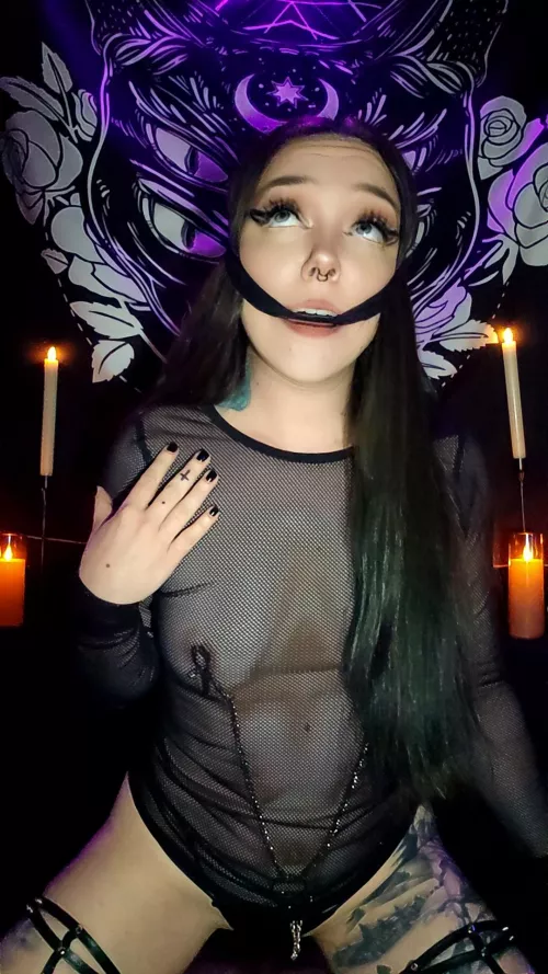 the corners of my pretty little mouth still hurt by daddyswetkitten