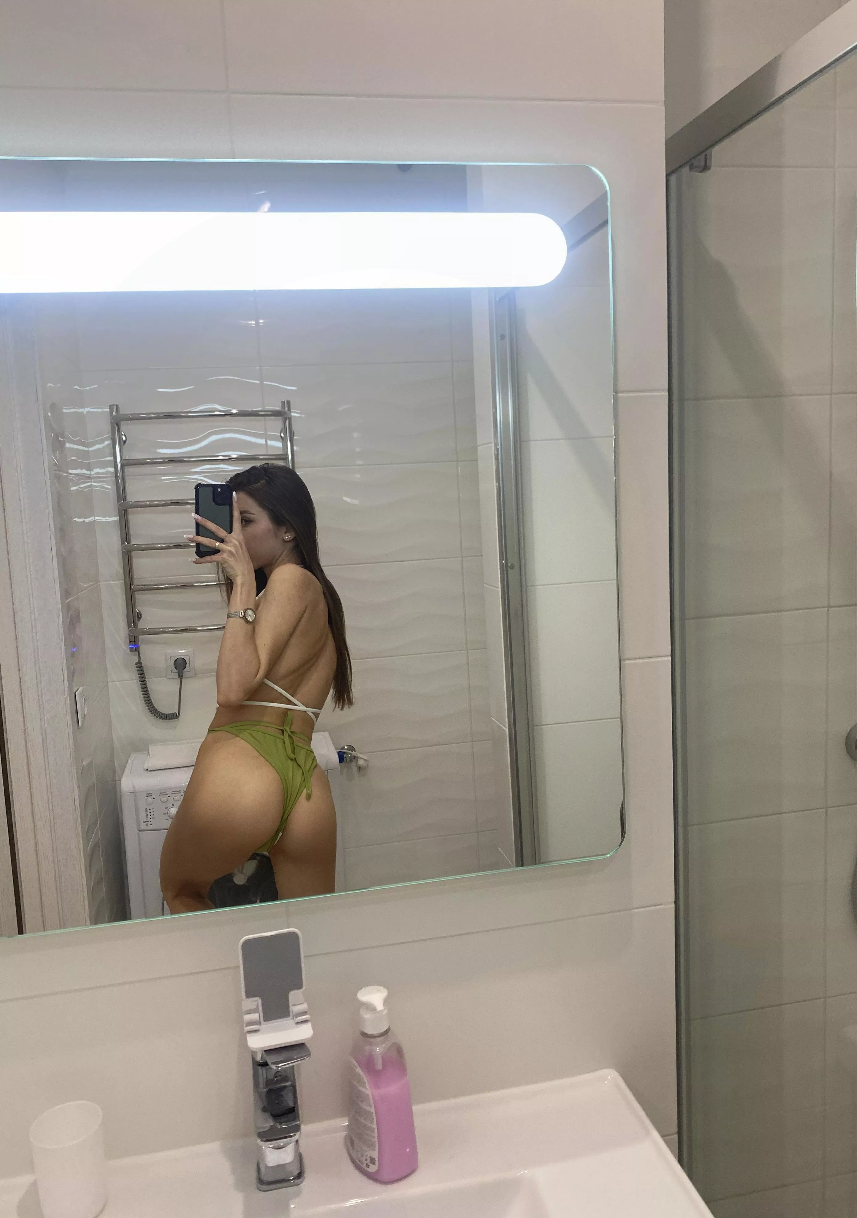 Touch me everywhere posted by Eliafg