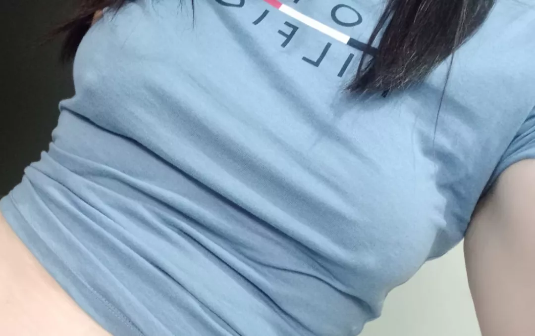 Went out grocery shopping last night like this... Didn't get many stares though! posted by Seductive_Samyra