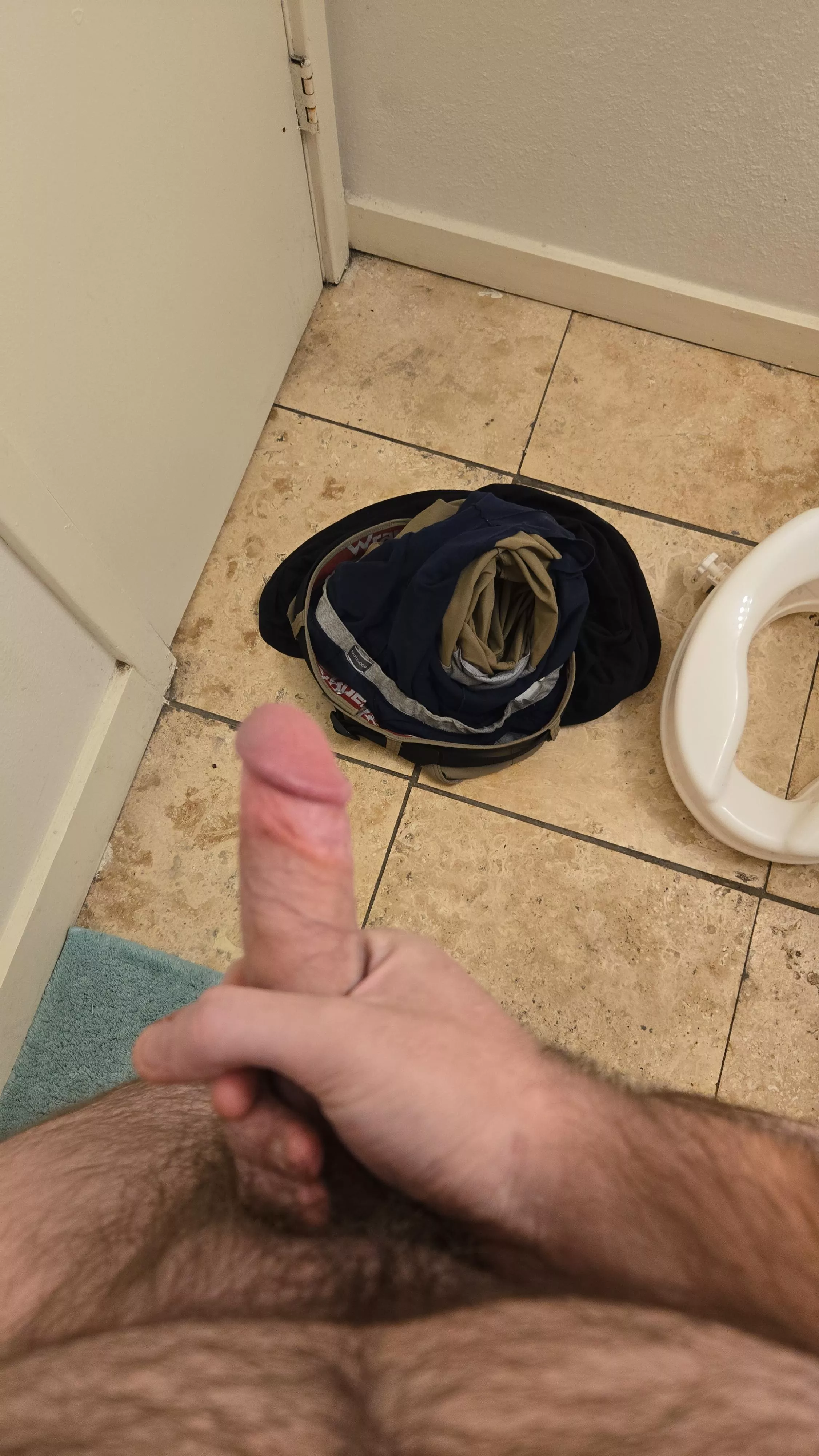 20 m into armpits piss musk sweat chubs super chubs the dirtier the better add my snap dwizard3666 posted by hairyarmpitlove