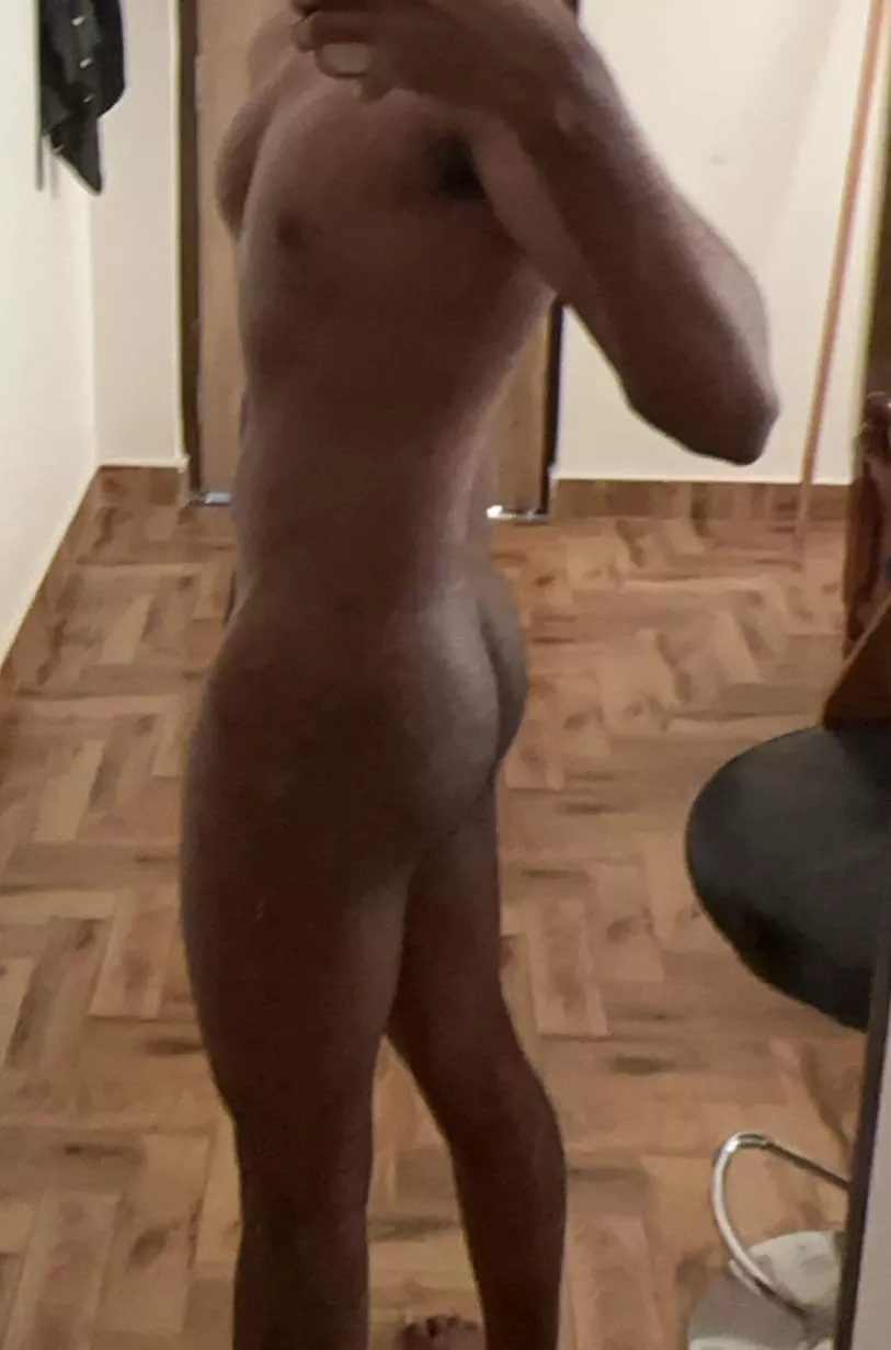 21 gonegamer22, need a big dick to order me to slap my ass posted by Salt-Requirement0720