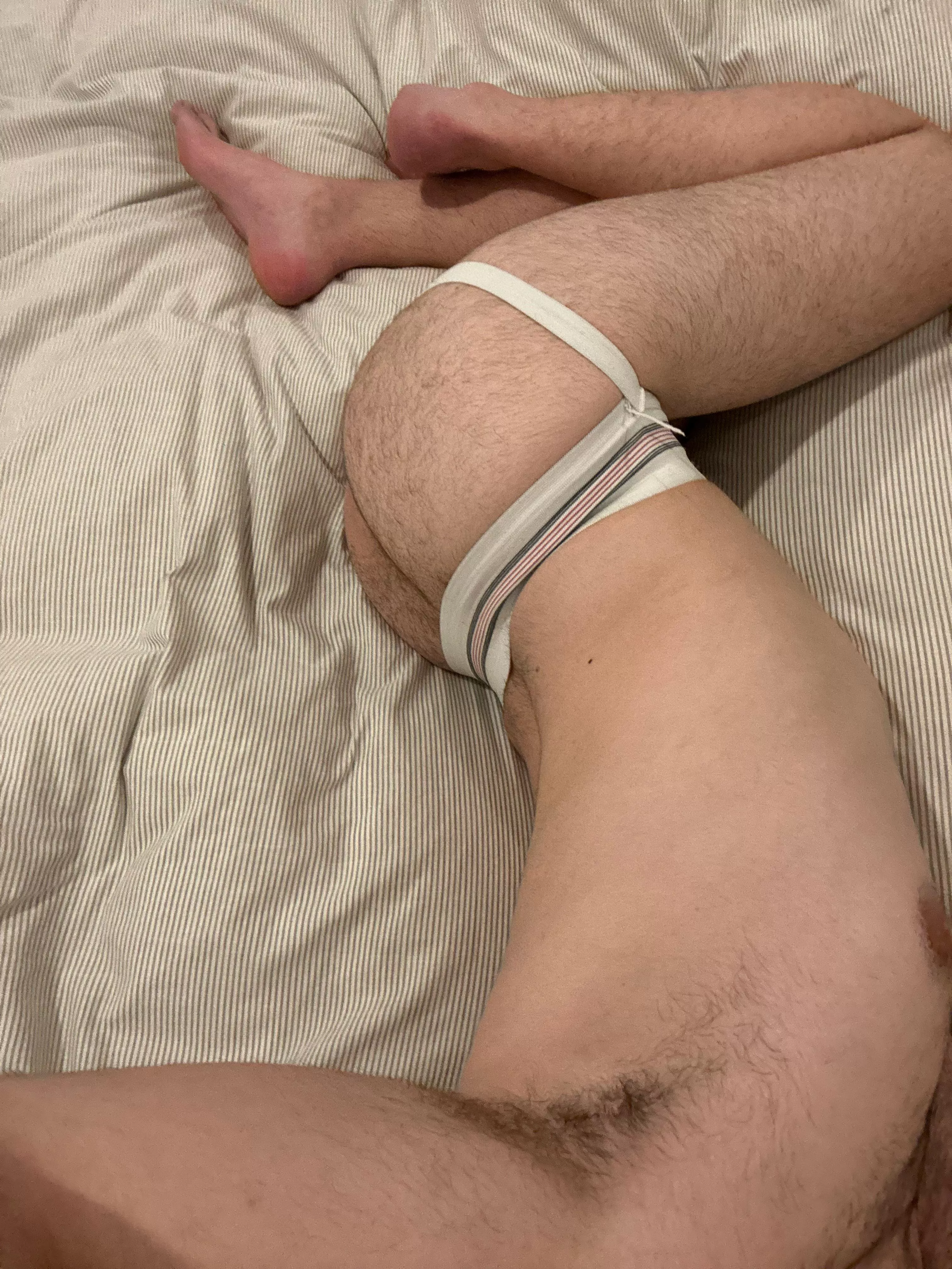 [24] sub bottom looking for kinky dom tops. snap: simon_klonig posted by simonklonig