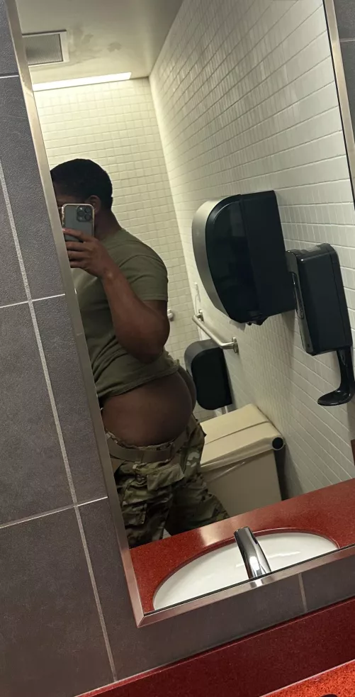 A little help?👀 by AftaDarkM