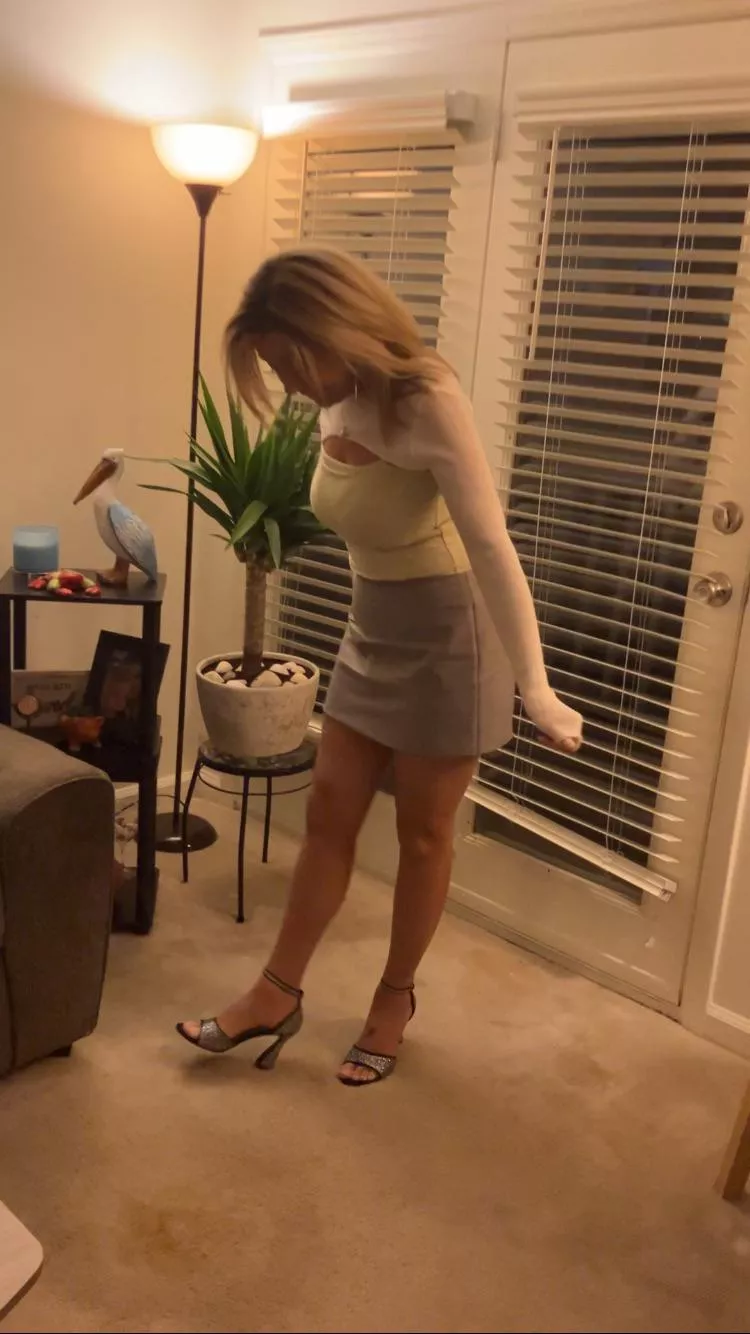 Actually wore this to work 🥴 posted by Dismal-Armadillo-648