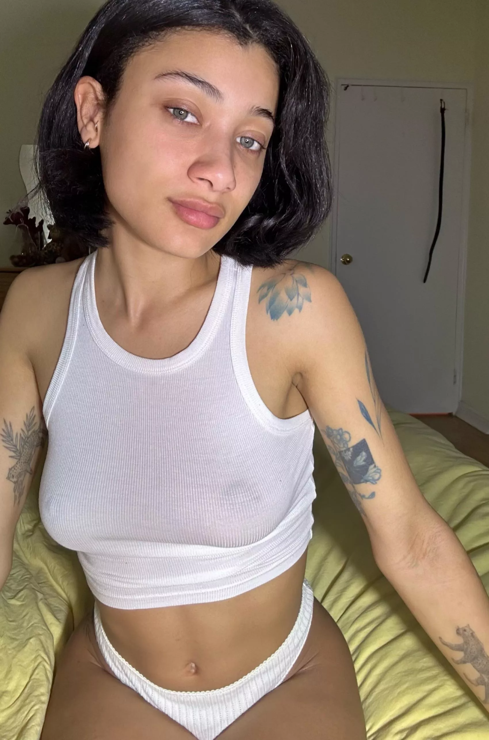 All white tonight [f] posted by MulberryGlum4991