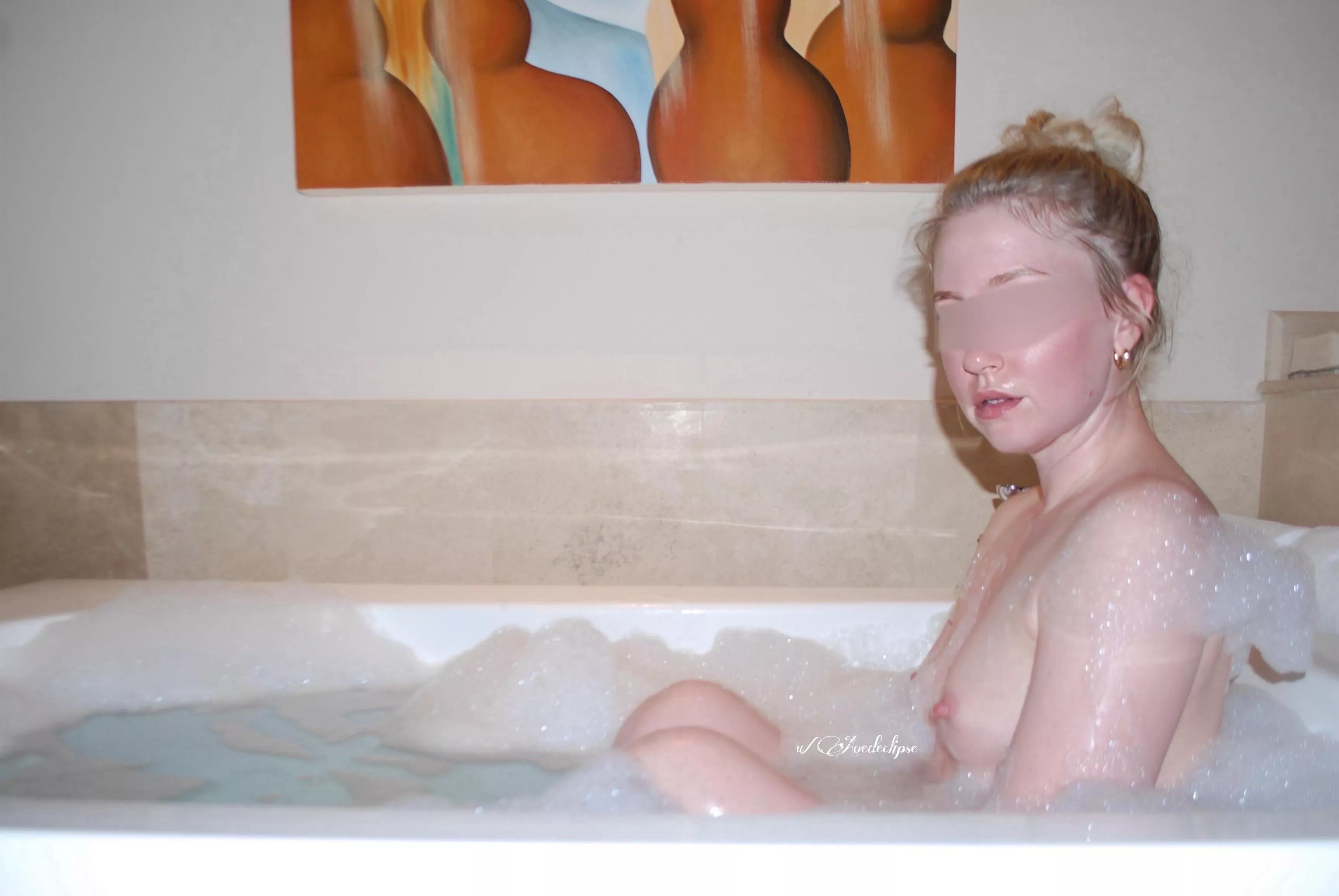 Bubble bath posted by Aoedeclipse