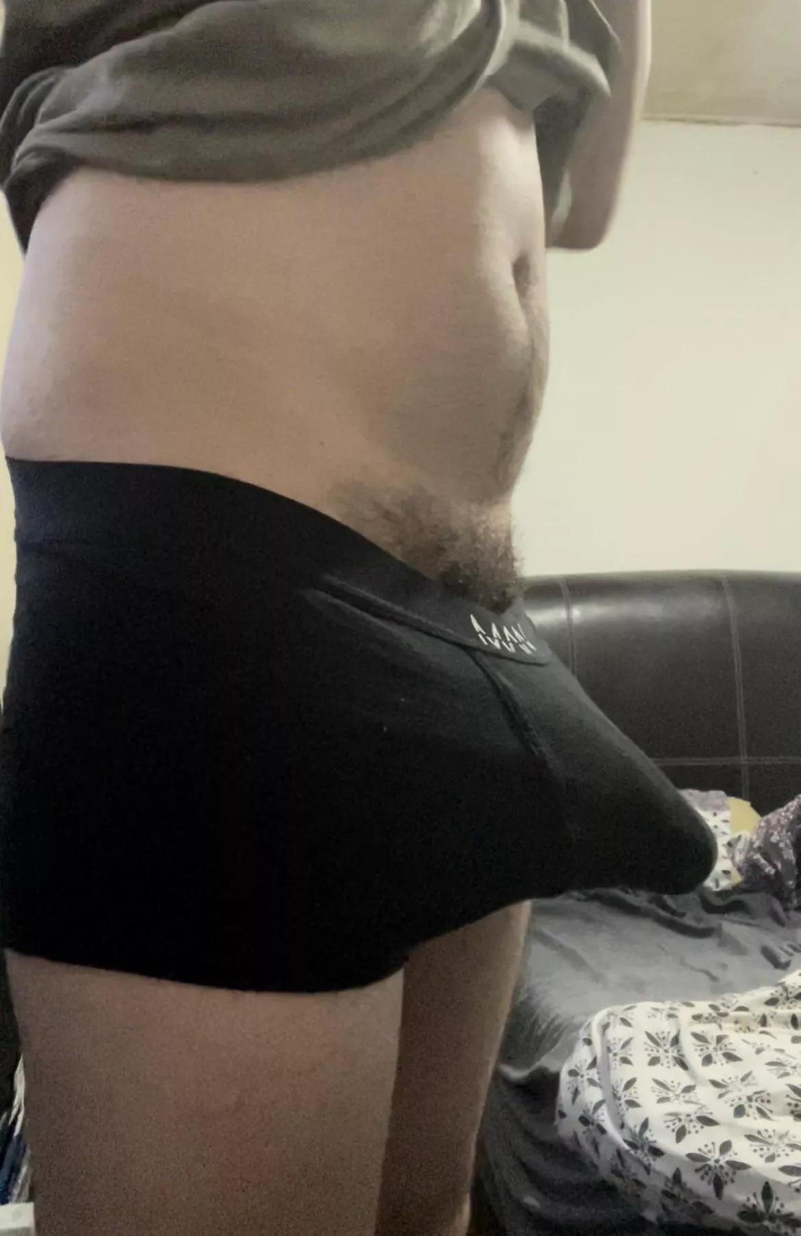 Do I look good?😏 Dms open💦😈 posted by HungYoungAlpha-