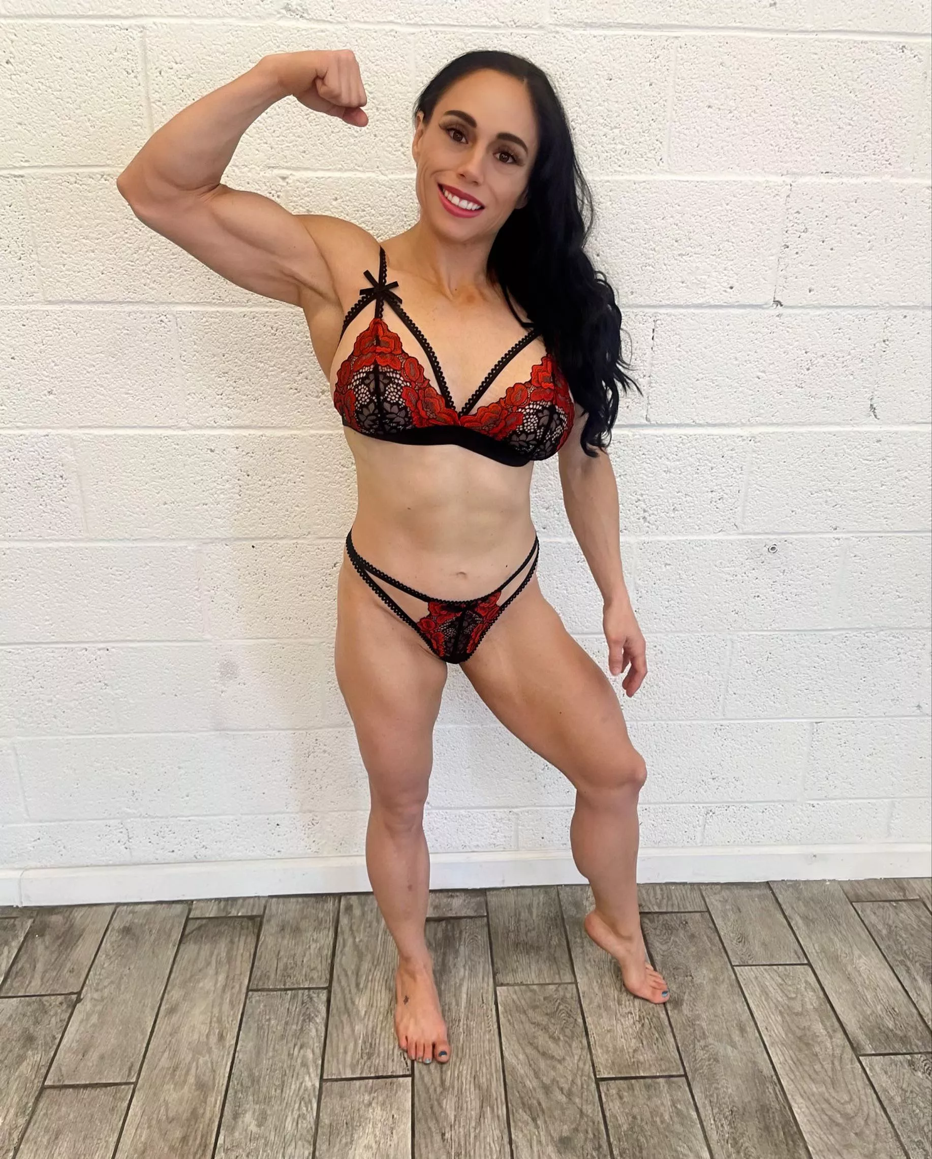 Do you like girls with muscle? posted by vanessaarizonaxxx
