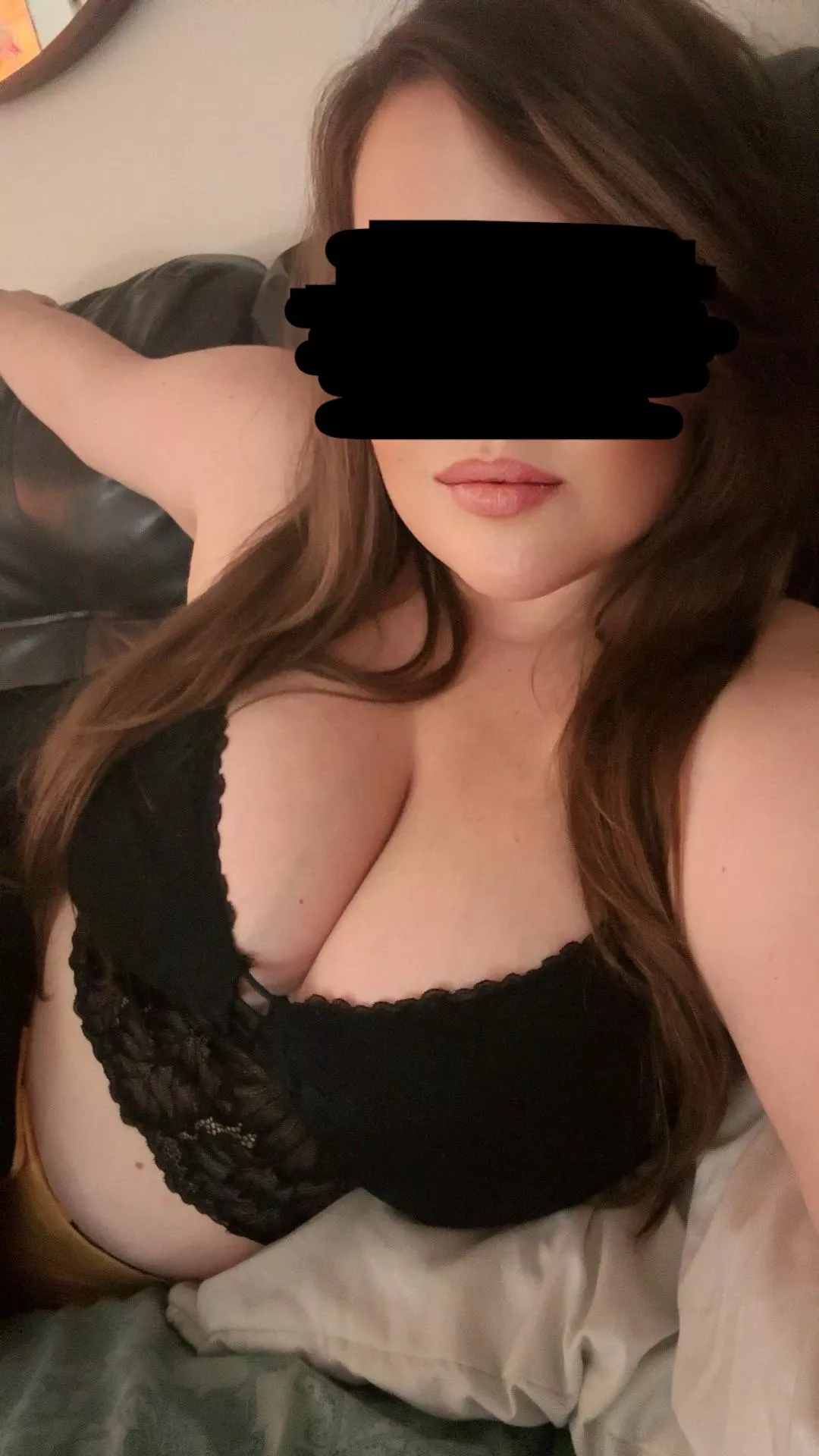 Do you want to see more? 😘 DMs open for anyone  posted by mads23444