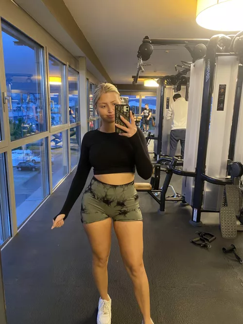 Finally getting my summer body by Pinksexyprincess