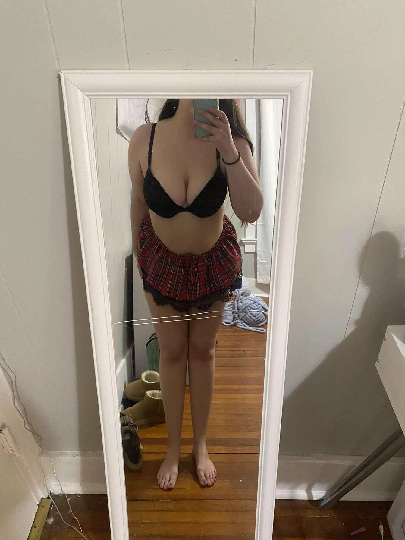 Good afternoon 🫶🏻 posted by MiaScarlettx