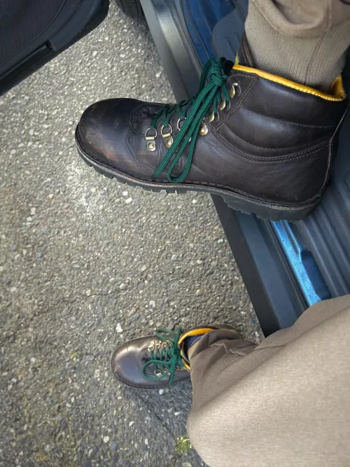 gotta love boots that don't squeeze your toes by HappyOrwell