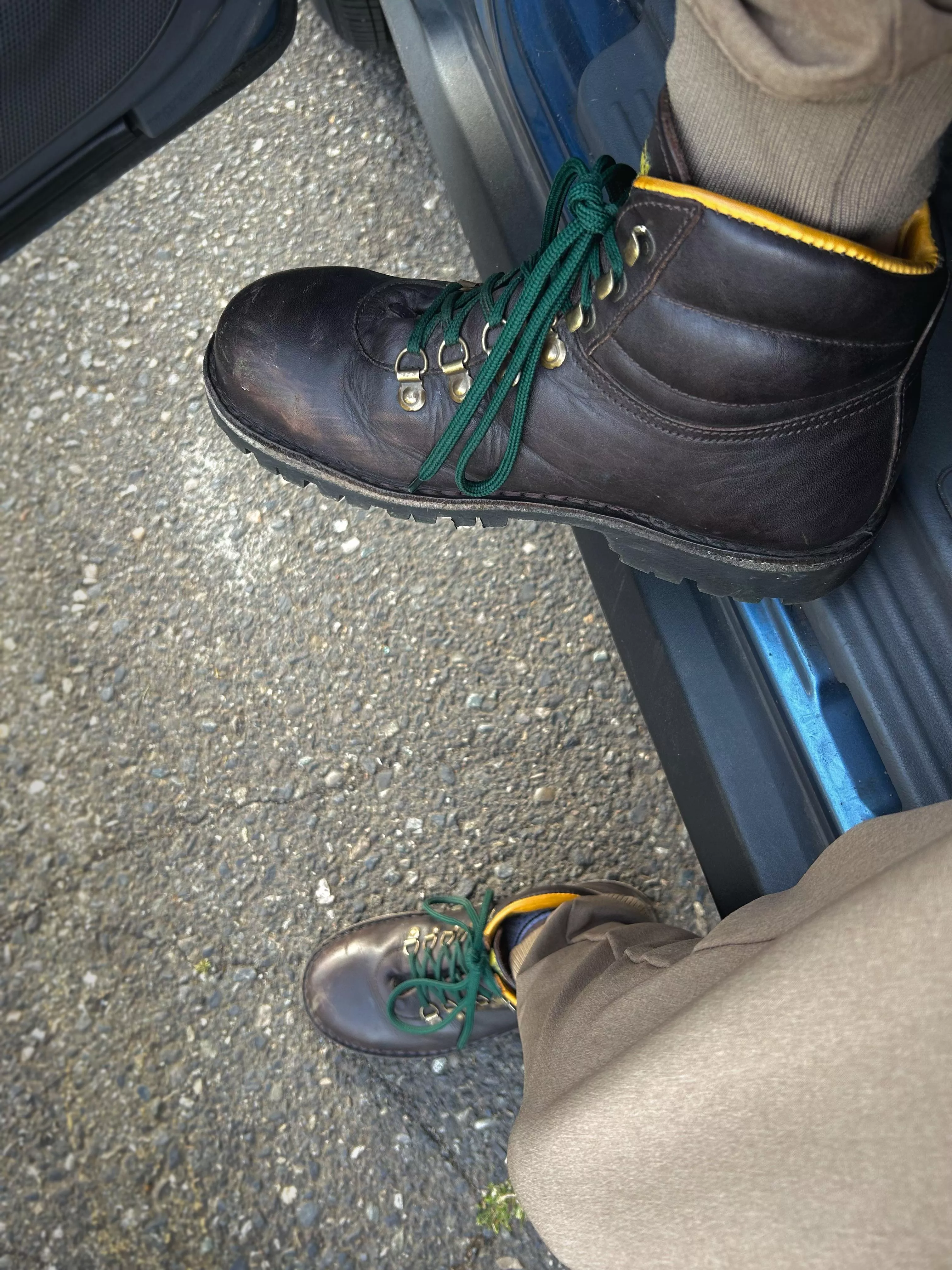 gotta love boots that don't squeeze your toes posted by HappyOrwell