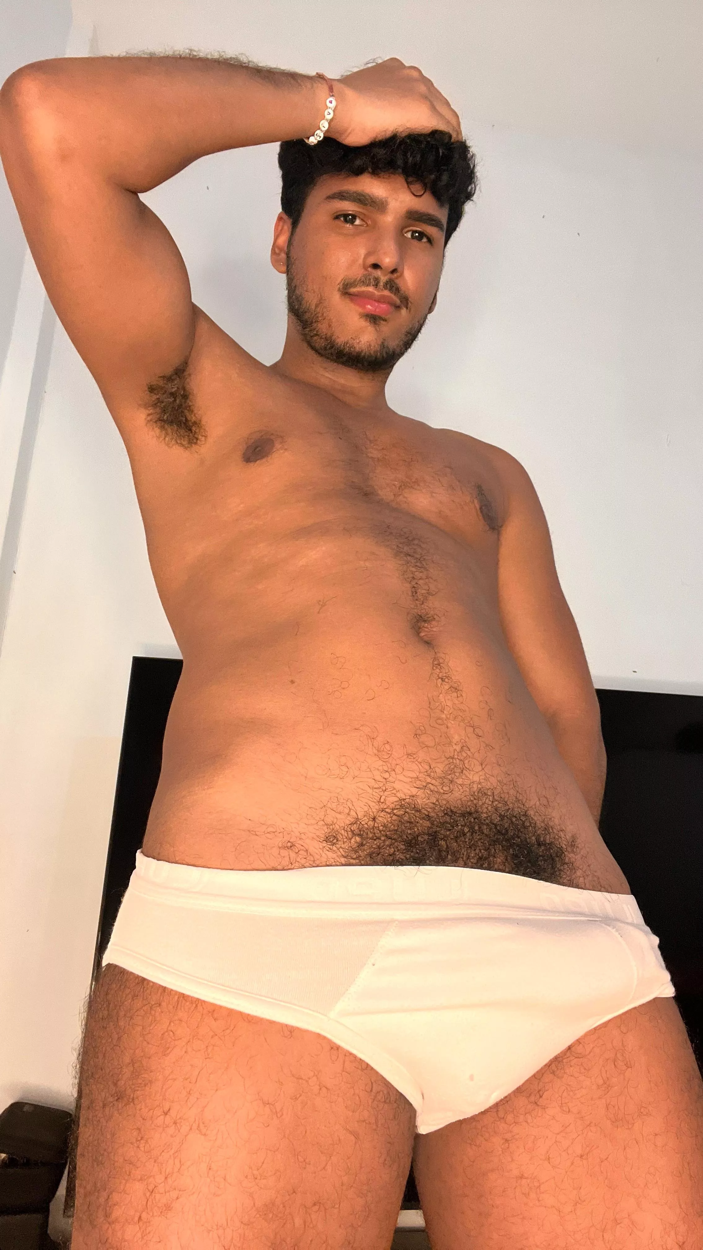 Hairy and ready  posted by emilfridman33