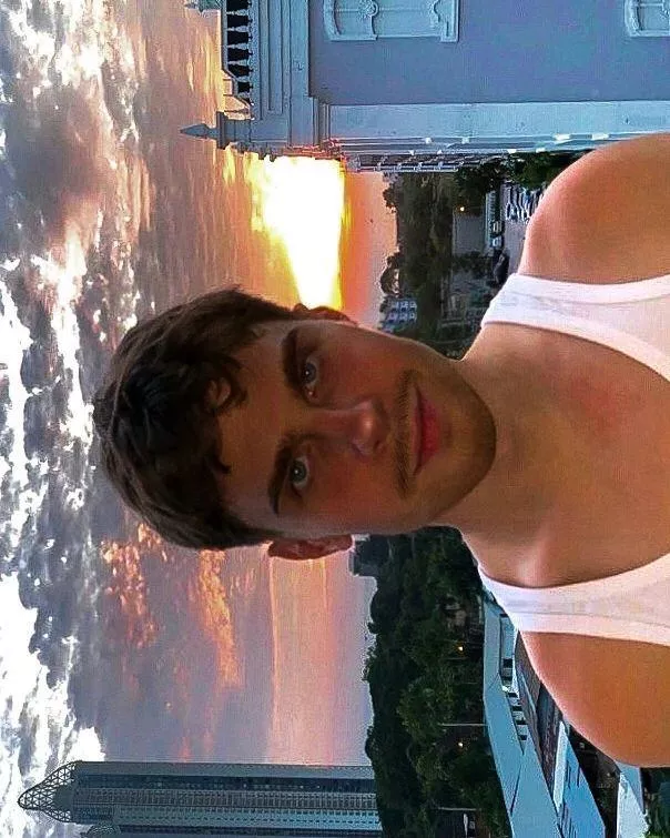 Hey! 🙋🏼‍♂️ posted by leo_camileo