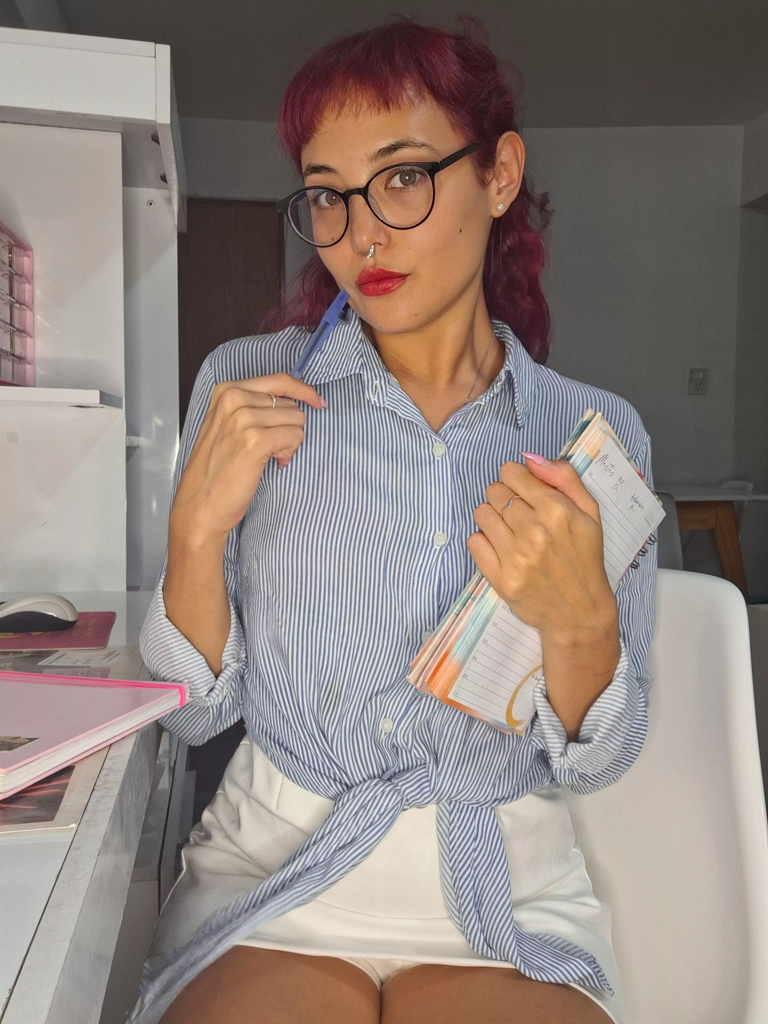 Hi, I'm Naia, today I'll be your horny secretary posted by OnlyAdcz