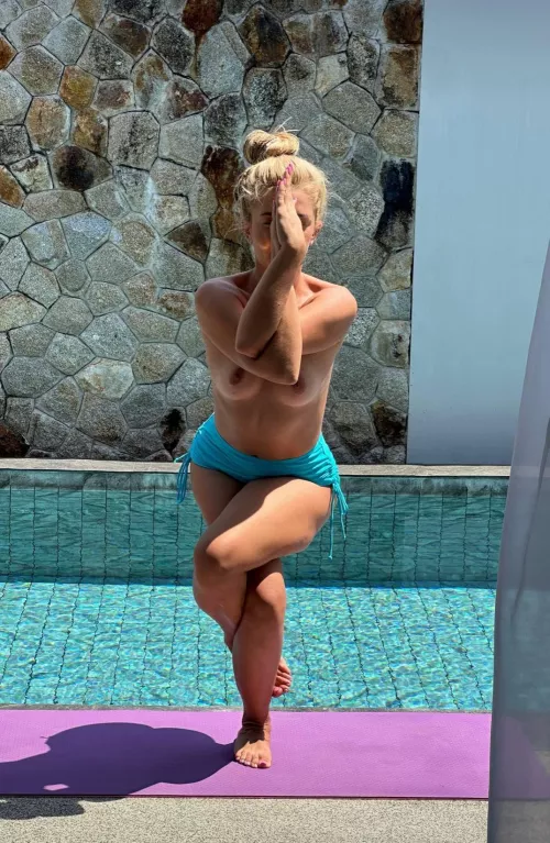 I am very flexible and not only in training by RoyalSexyLioness