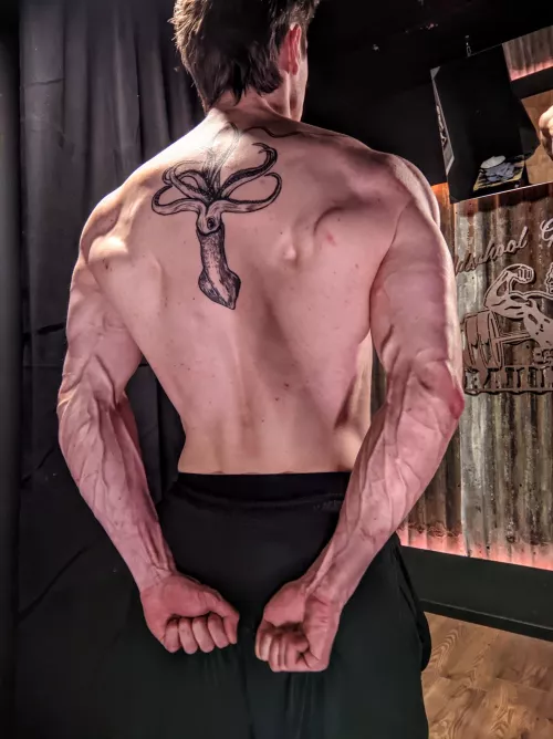 I didn't know there was a posing room in my gym :D by bookehuck