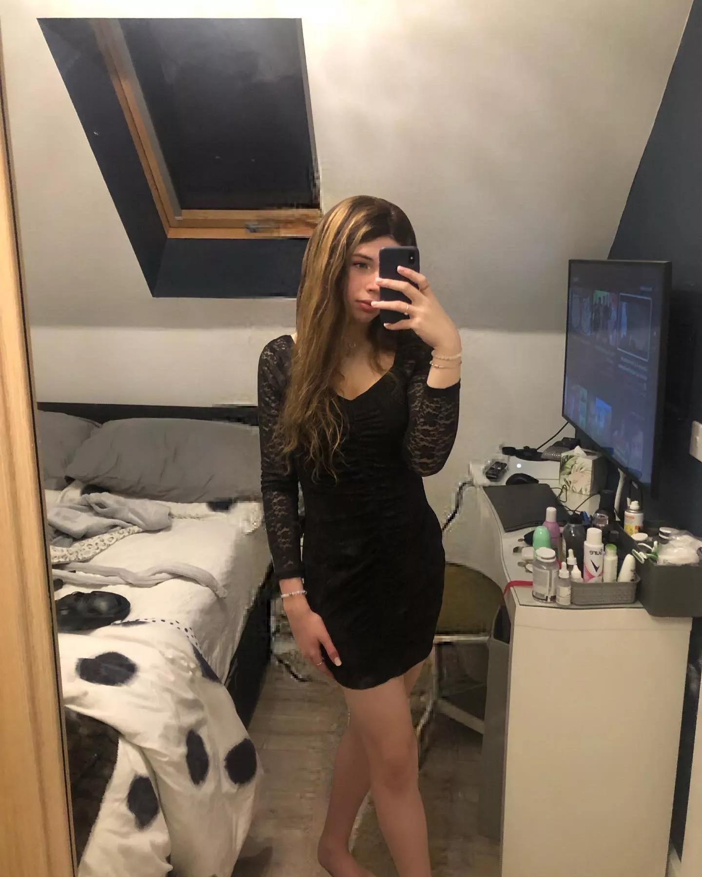 I look better as a girl 🤭 posted by Mybrid15