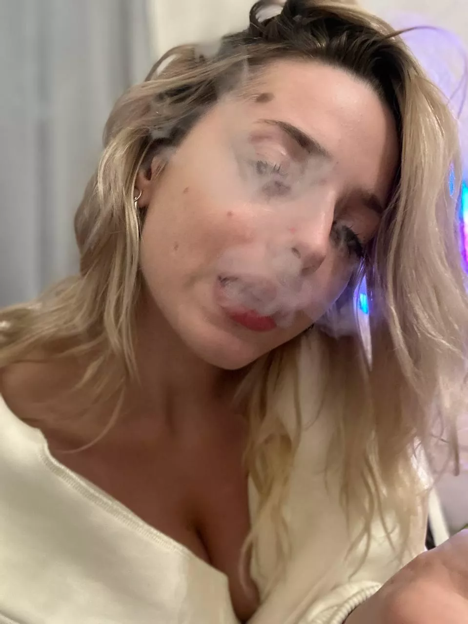 I want my smoke to be in your mouth posted by HottiePetiteGirl