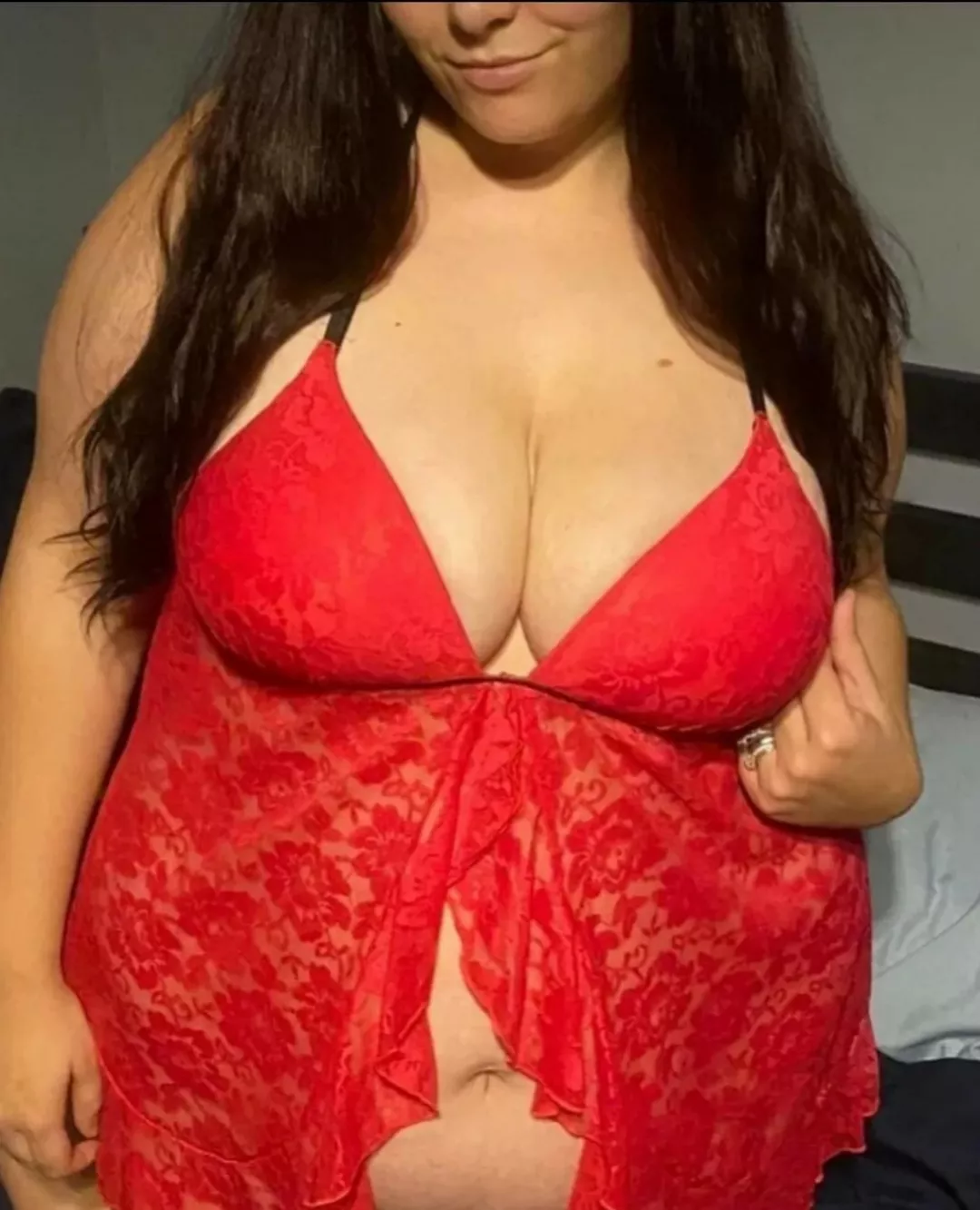 I wish hubby had more friends who are into thick hotwives posted by abigailgray256