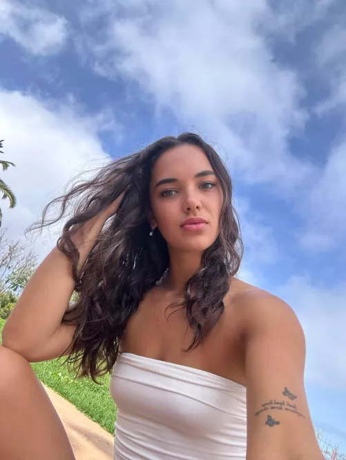 Just wondering if my little body gets you as excited as curvy ones. by wil07514