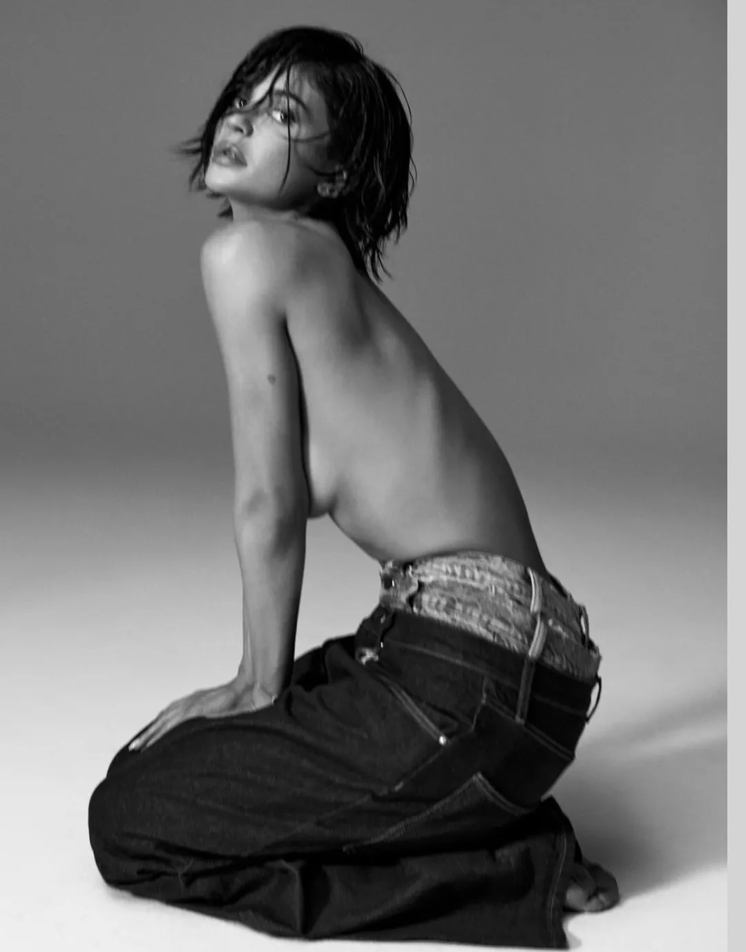 Kylie for khy (April 2024)  posted by 4foot10