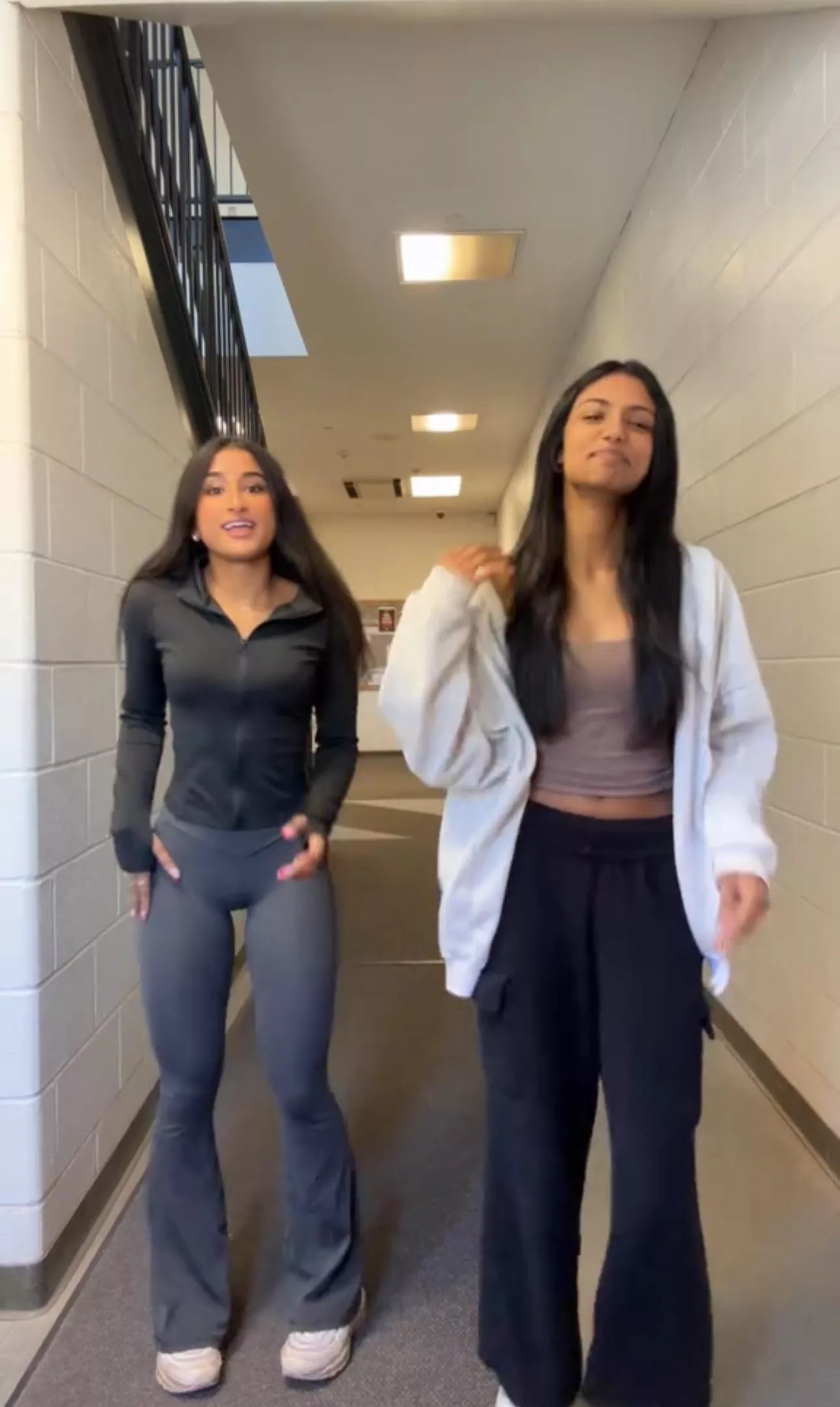 Left or right posted by Main_Yoghurt_7981