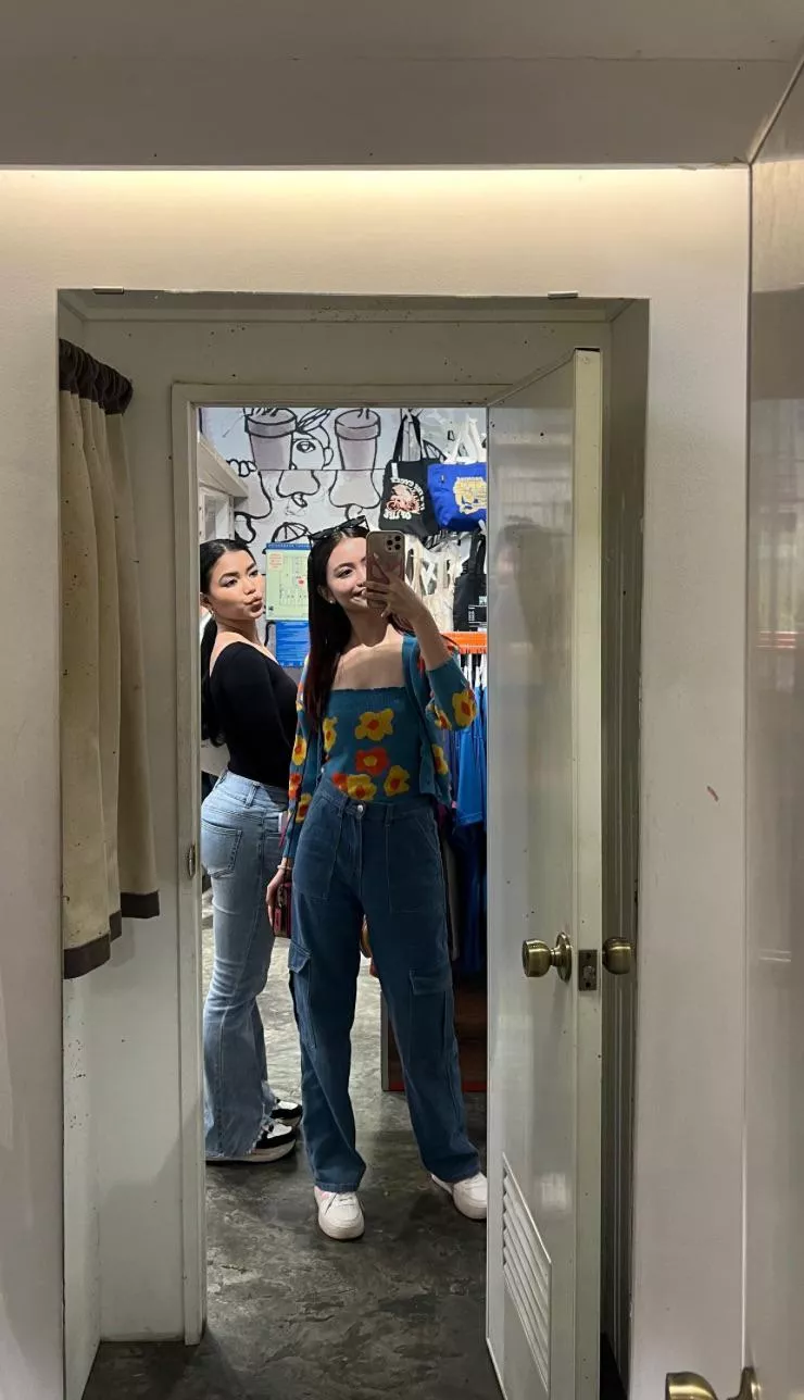 left or right? inside the fitting room posted by FewJob87