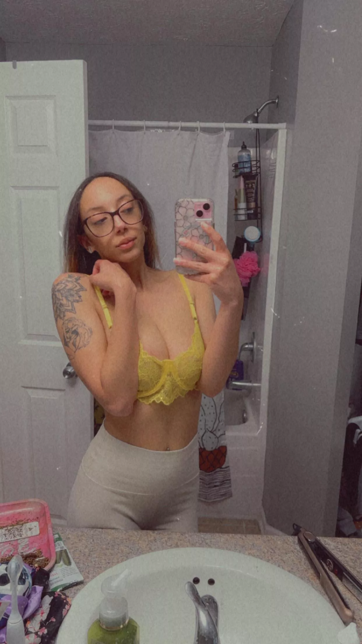 Looking for fun  27f petite  posted by Badgalstephxxx