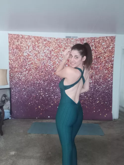 Love a stretch [F] by TheMissMercedes