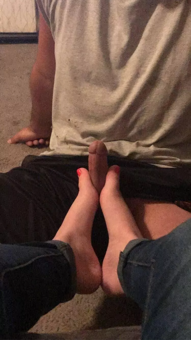 Love those feet posted by Lucky-Daikon7903