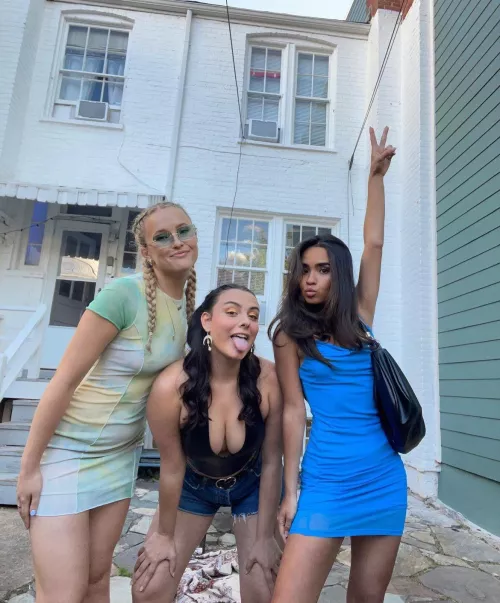 Loves to outshine her friends  by legal_closet