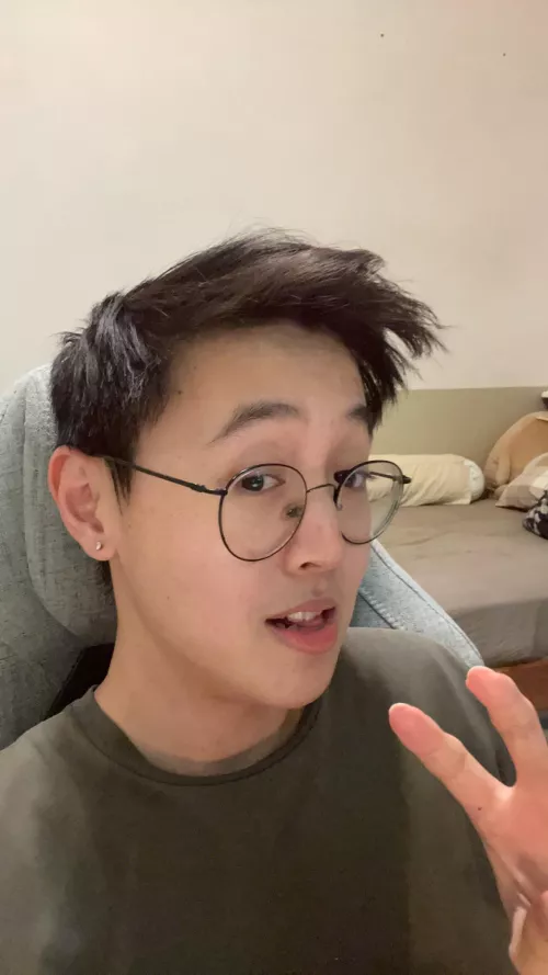 My first time posting here. How’s everyone doing? 👉👈 by Probsbro326