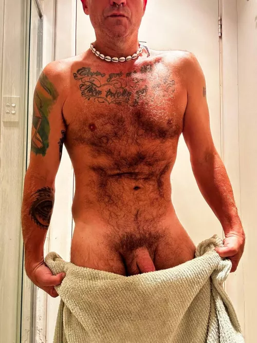 Nice and clean 🧼  by idratherbenudist